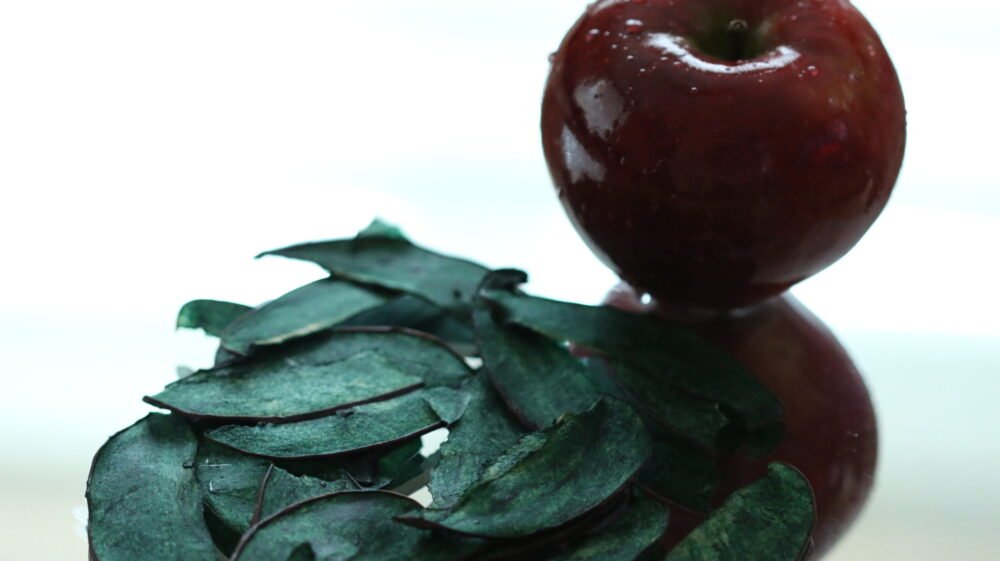Džiovinti obuoliai su SPIRULINA - Image 2