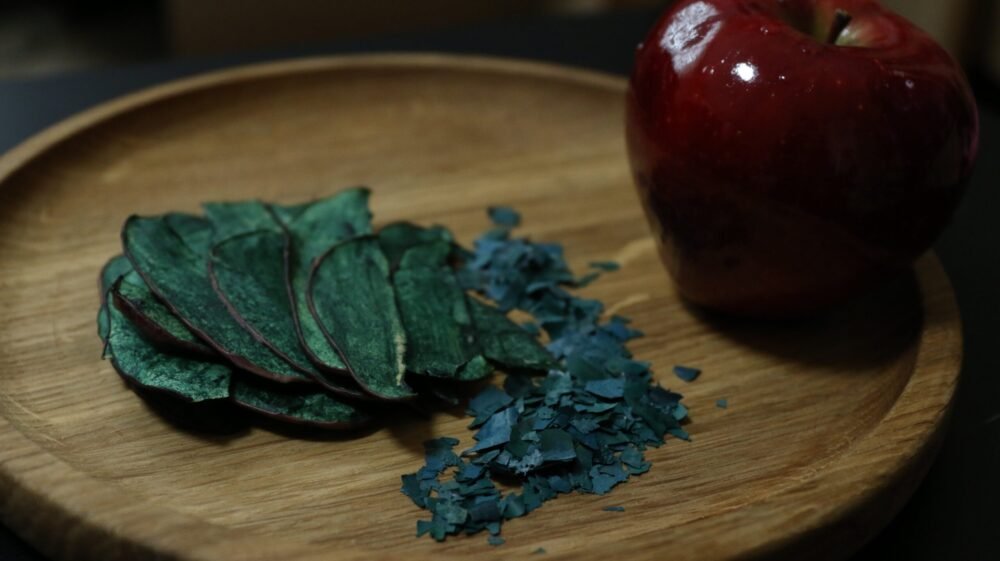 Džiovinti obuoliai su SPIRULINA - Image 3